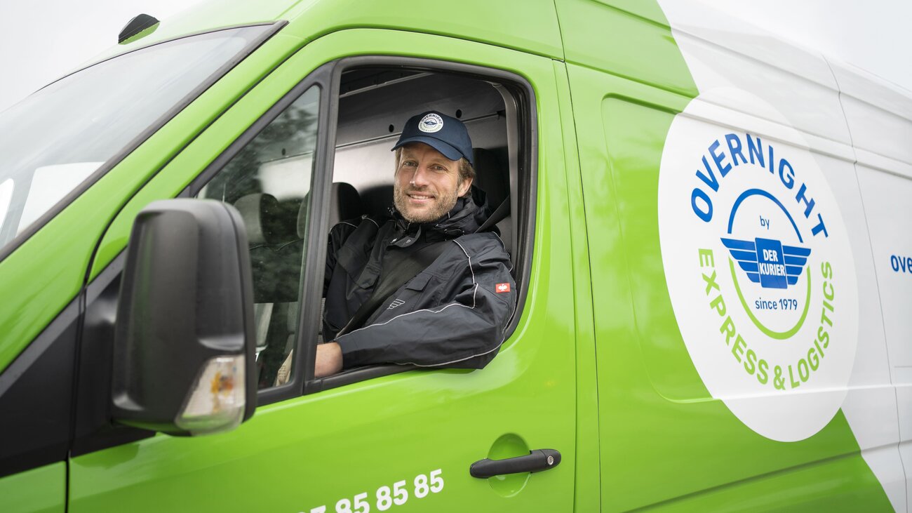 Die Fahrzeugflotte von OverNight Express & Logistics für jede Art von Kurierfahrt.